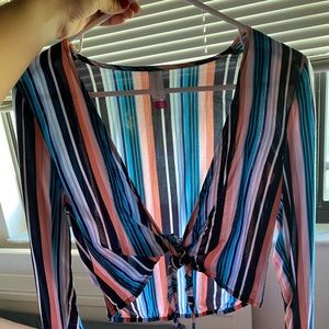 Long sleeve crop top that ties in the front size m